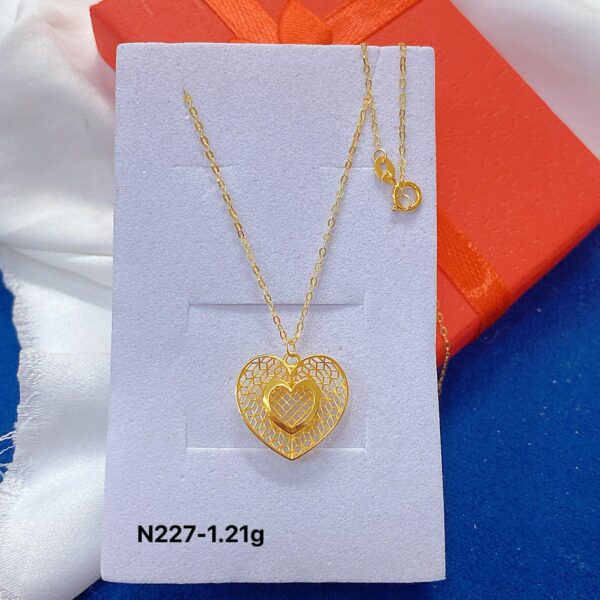 N227 Lace-Up Heart Necklace 18K Gold